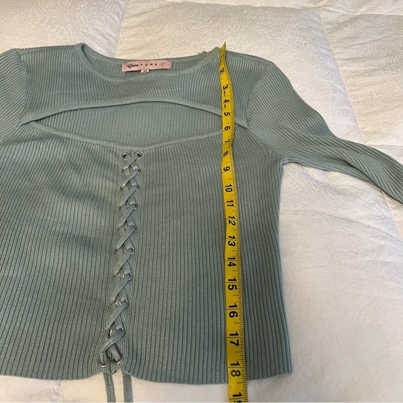 Crave Fame Sz Medium Seafoam Green Cutout Front Ribbed Long Sleeve Tee - Picture 10 of 12